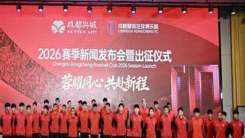 “南非公开赛：卡特与奈杜并驾齐驱，李昊桐暂居第16位”